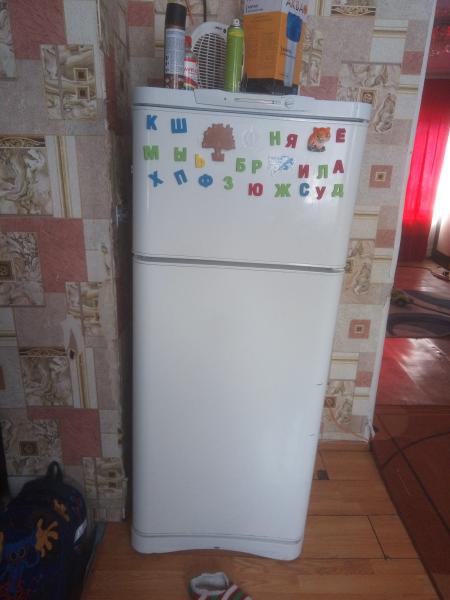 Продам холодильник за4500 торг