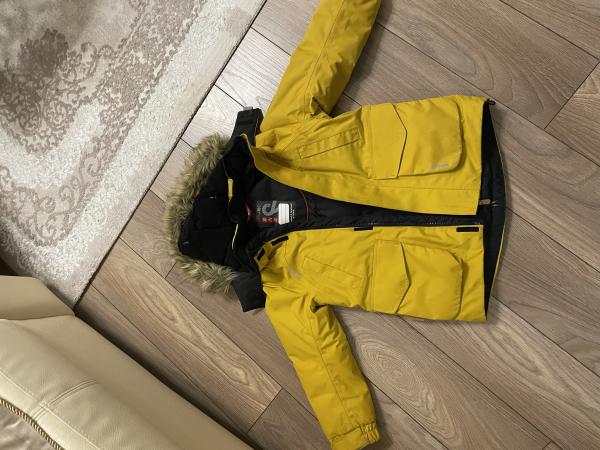 Продам куртку зимнюю для мальчика р-116-122