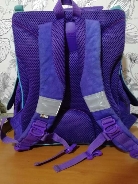 Рюкзак для первоклассницы, ортопедический спинка, компактный и легкий